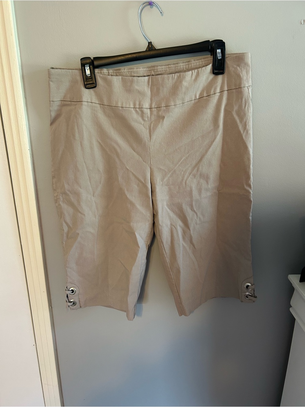 Briggs New York Beige Knee-Length Bermuda Shorts with Grommet Hem